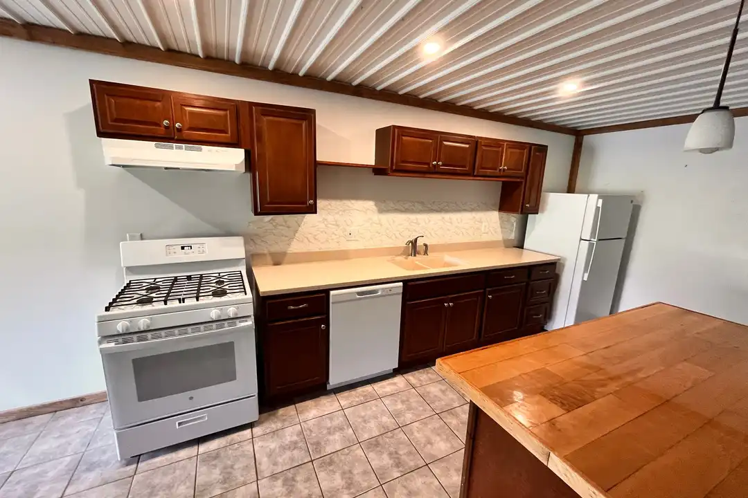 38687 Armstrong Rd unit # 2 – photo 1 of 20