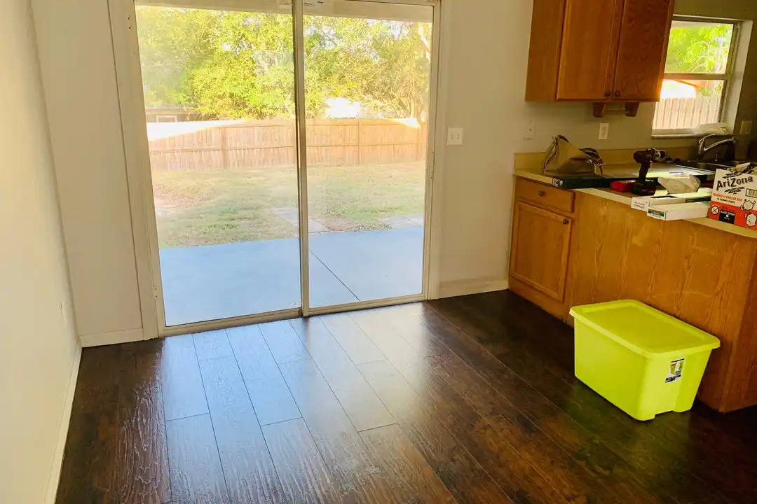 824 Willow Run St - View 5