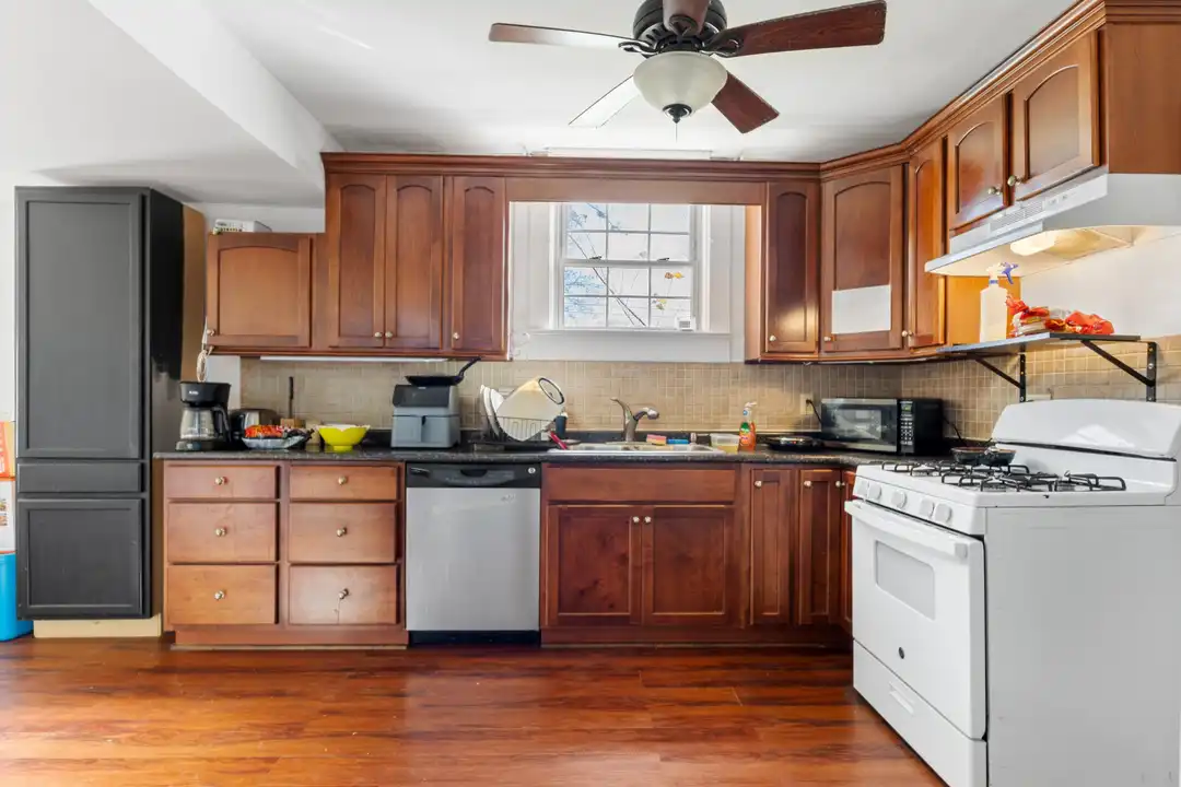 2520 1st St - View 4