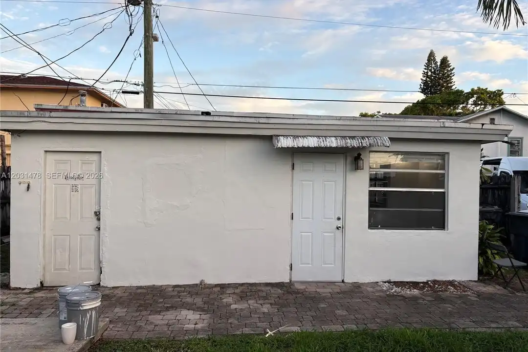 House in Hollywood - View 4