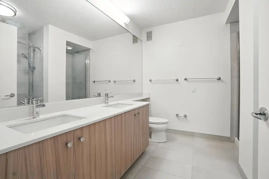 542 N Kingsbury St - View 6