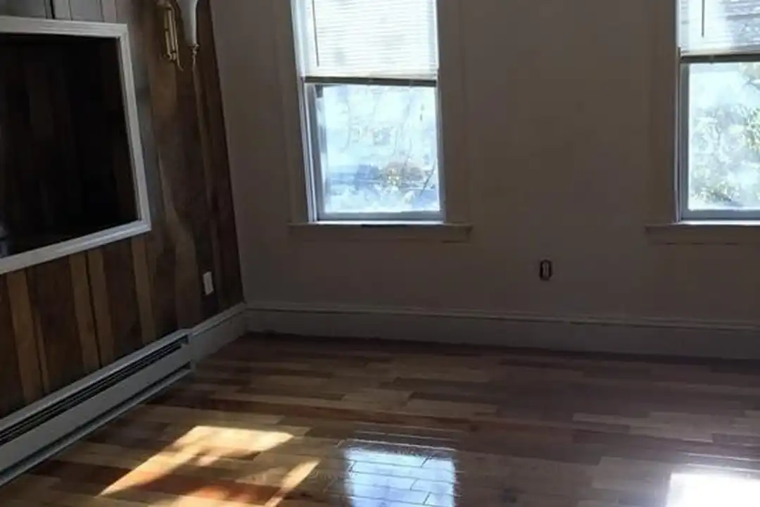 36 Gardena St unit 3 - View 5