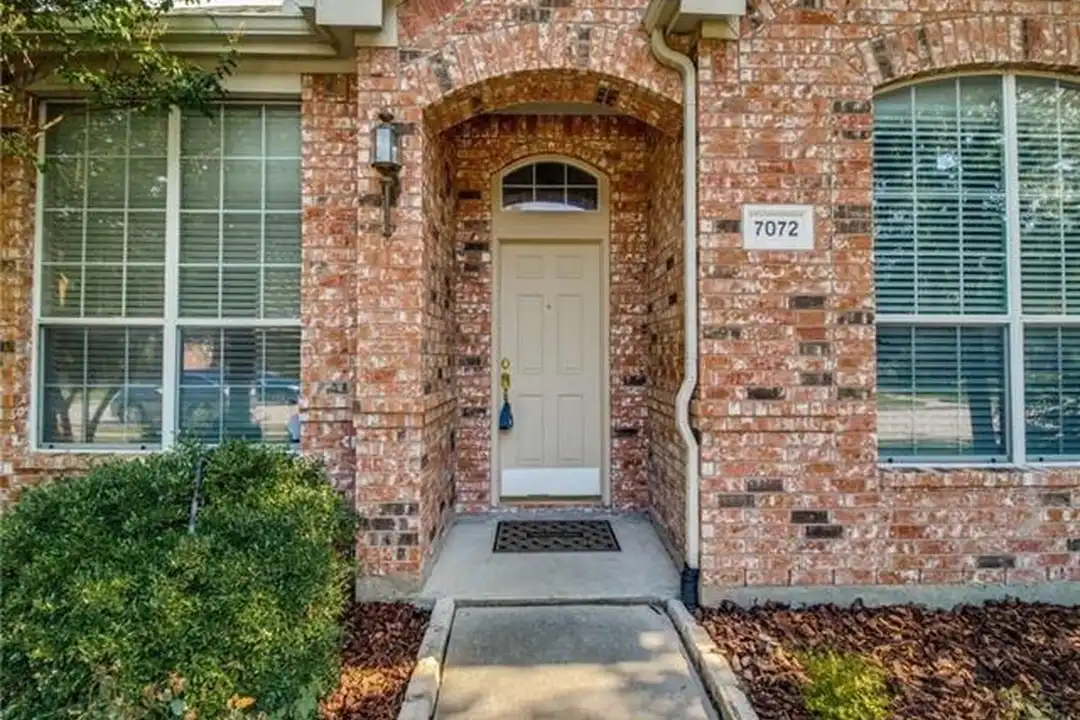 7072 Chinquapin Dr - View 3