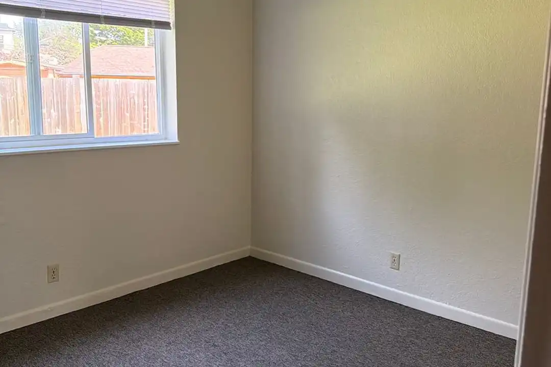 2270 Heather Ln unit B - View 6