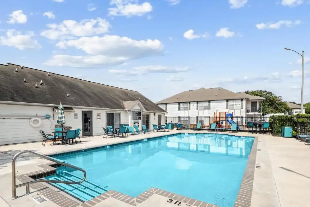Apartment in San Antonio, Bexar - View 2