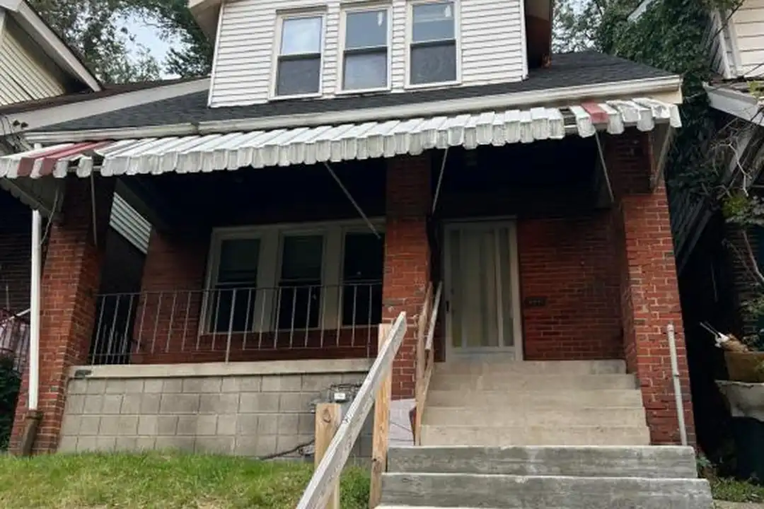 2572 Brackenridge St – photo 1