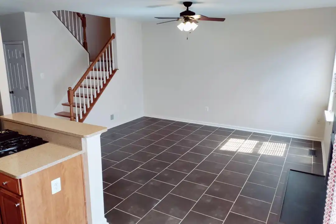 1202 Ellis Ave - View 4