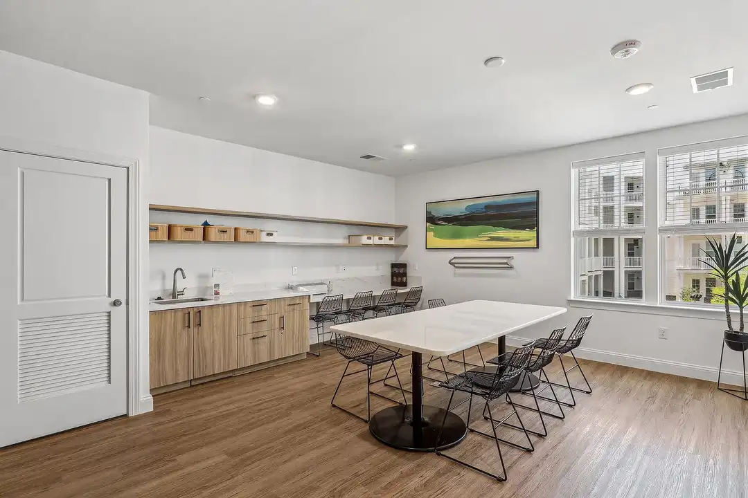 OMG! Vacation Rentals | Airbnb - Off-Grid Luxury Apartments With Elevated Views