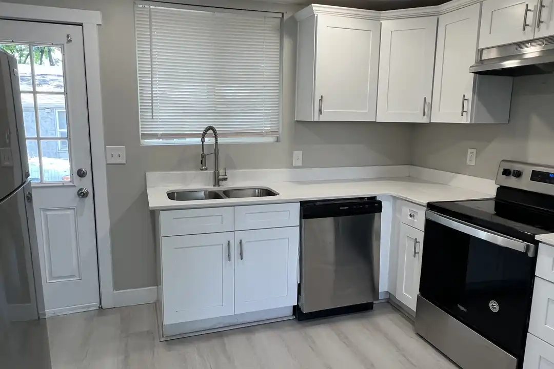 1535 S russett Ave unit 1535 – photo 1