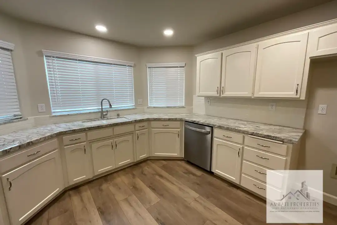 1834 E Lester Ave - View 6
