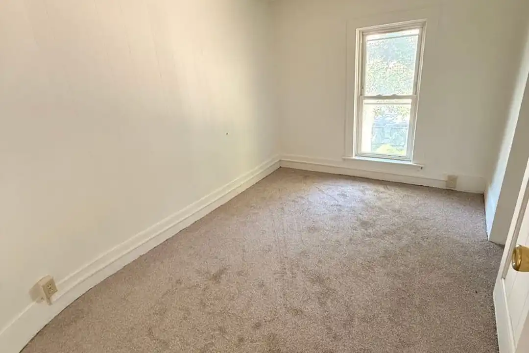 2200 Rebecca St unit 2200 Rebecca St 1/2 - View 4