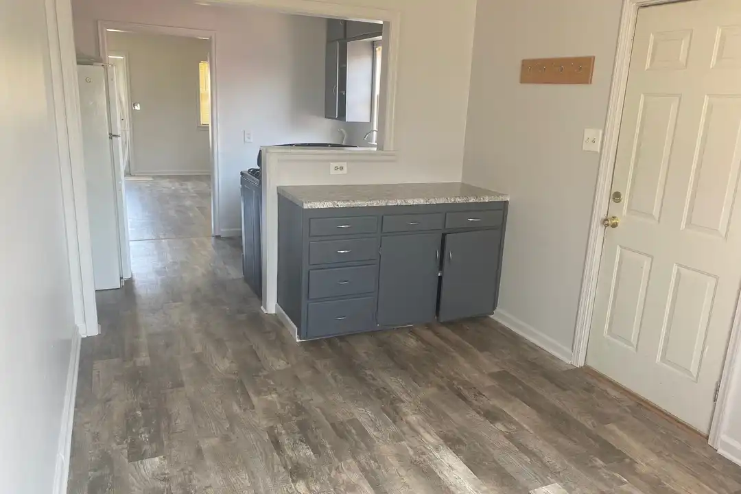 607 Morgan Ave - View 3