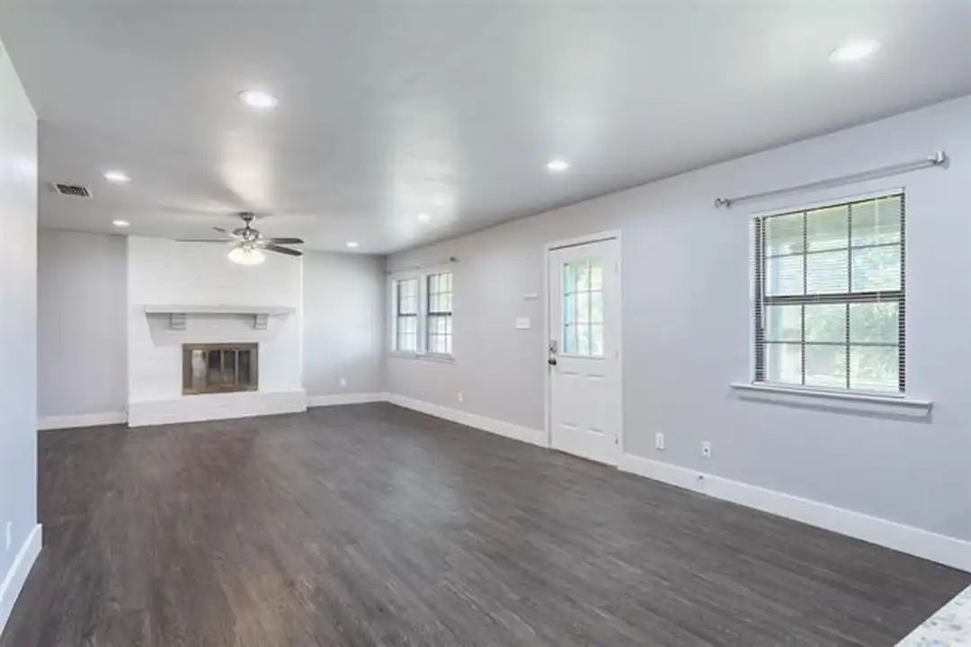 5036 Westway - More