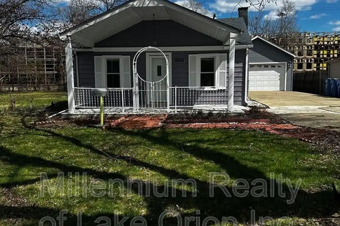22622 Panama Ave - View 2