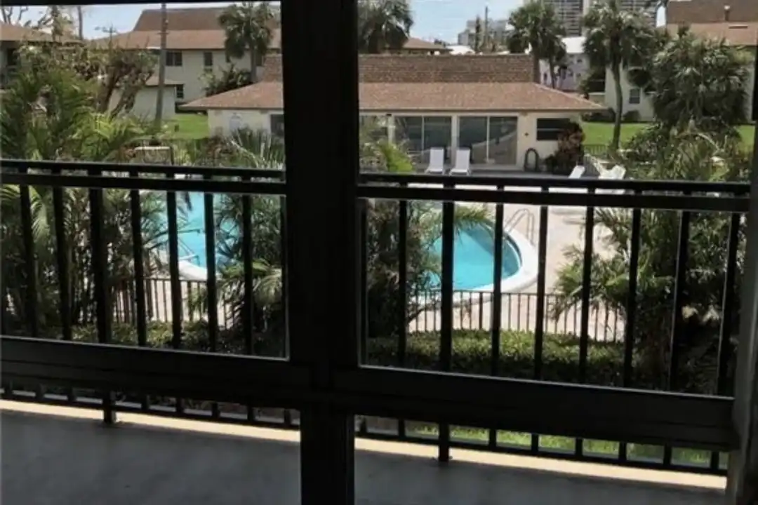 235 Seaview Ct unit G8 - View 2
