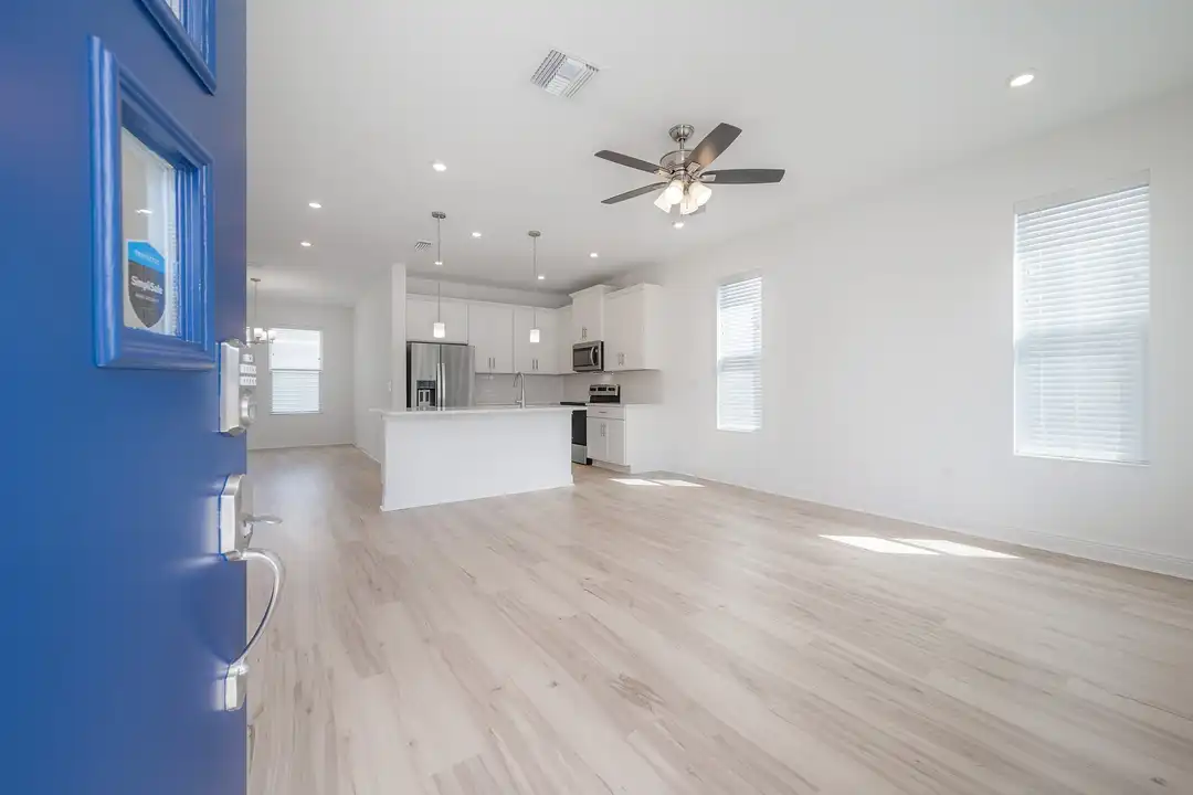 2703 W Fig St unit 1 – pohled 4