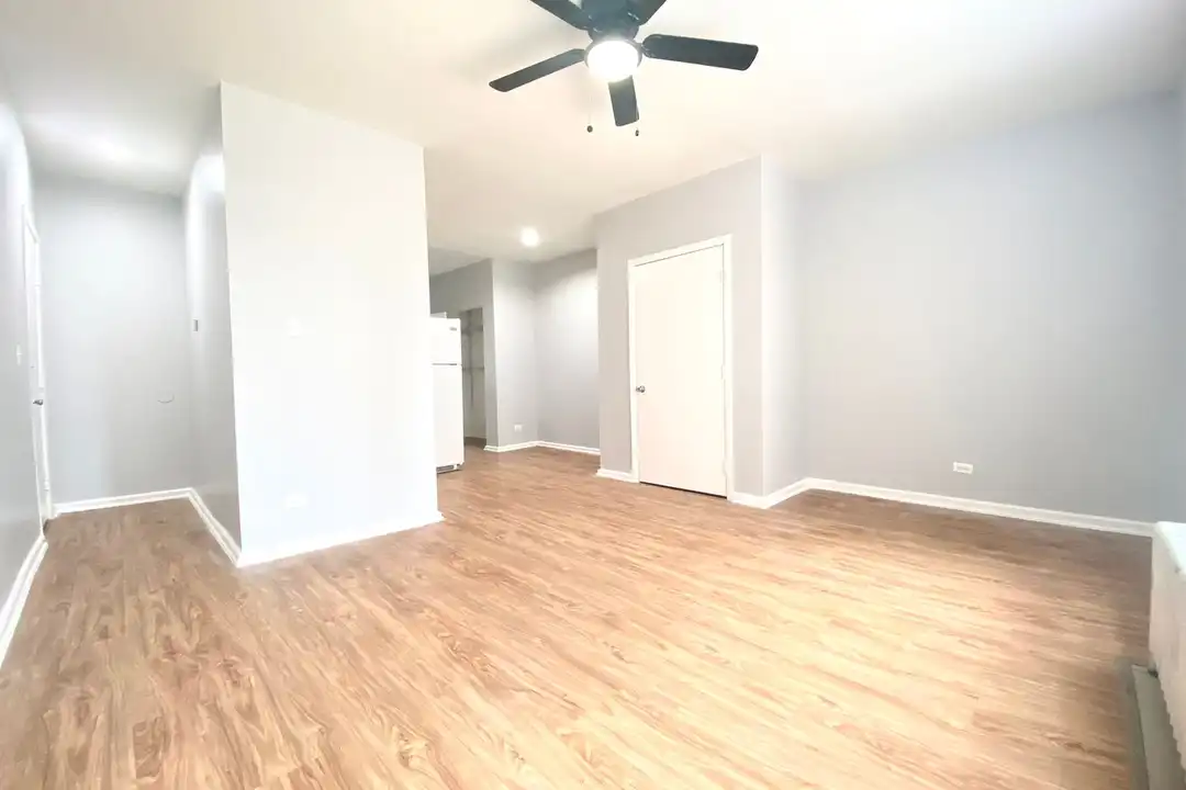 4756 N Maplewood Ave unit 4756-112 - View 4