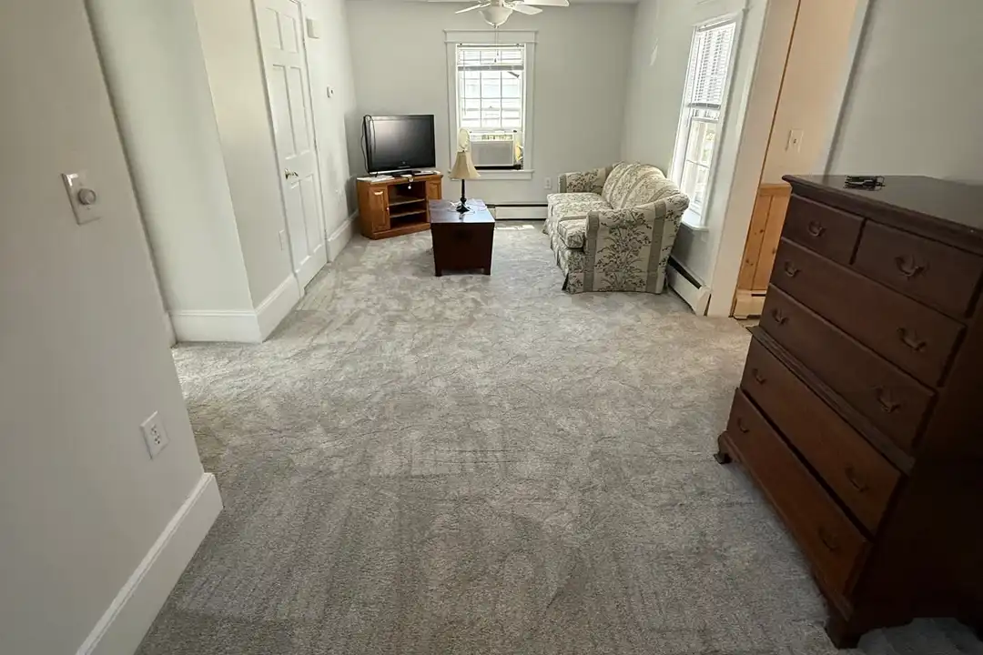 Apartment in Westborough - More