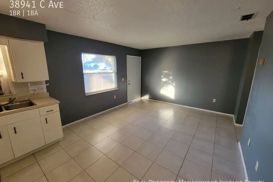 38941 C Ave - View 3