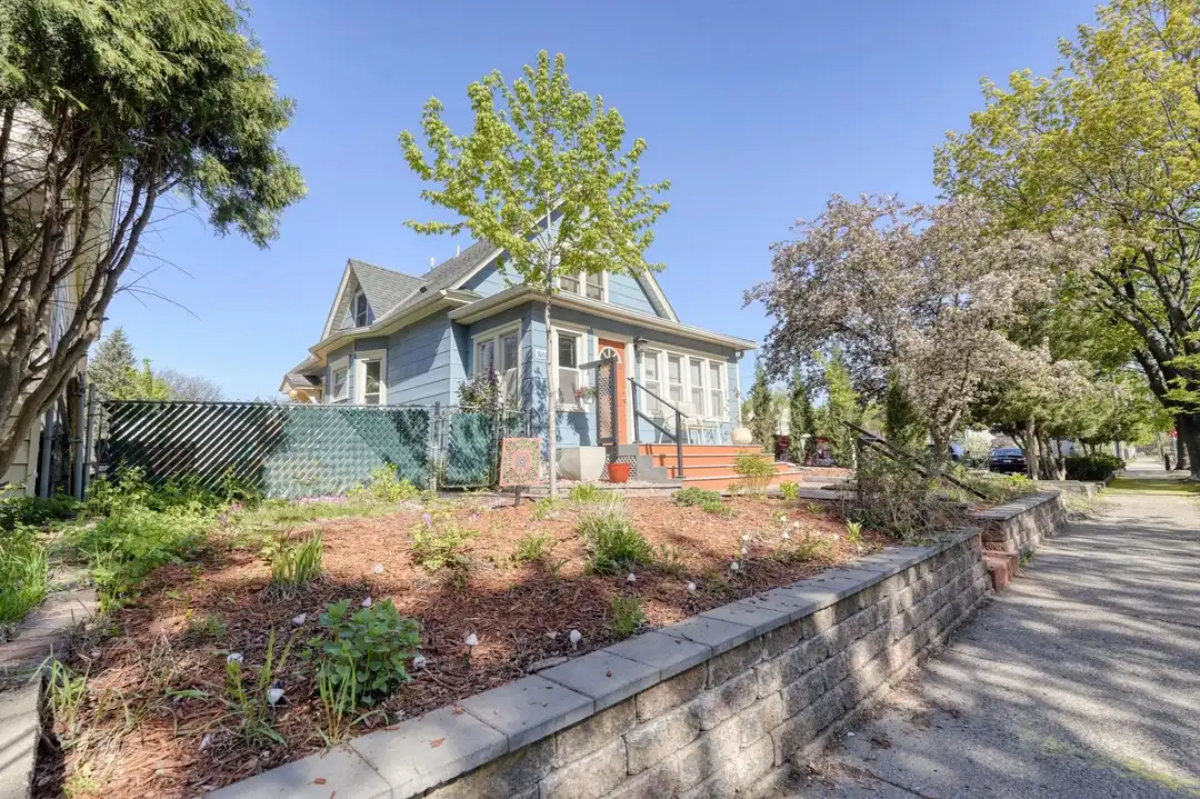 1618 6th St NE - View 3
