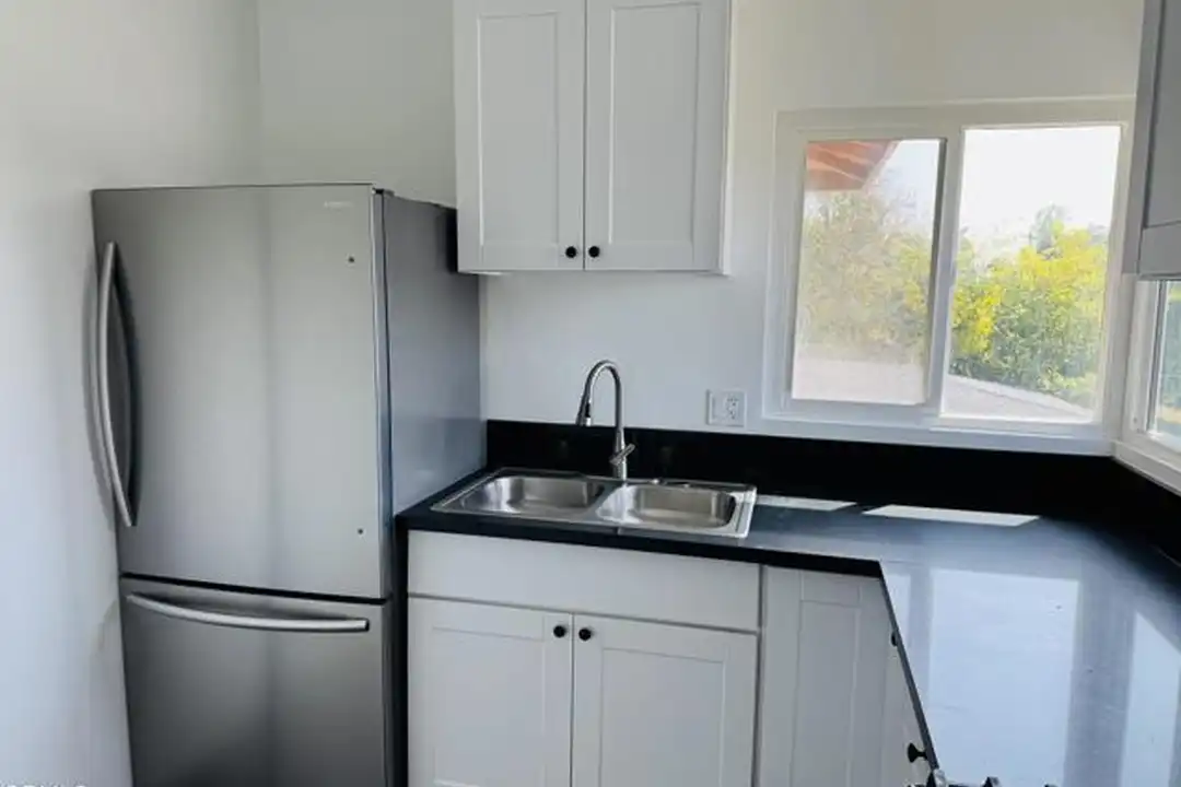 1204 N Monterey St unit E - View 6