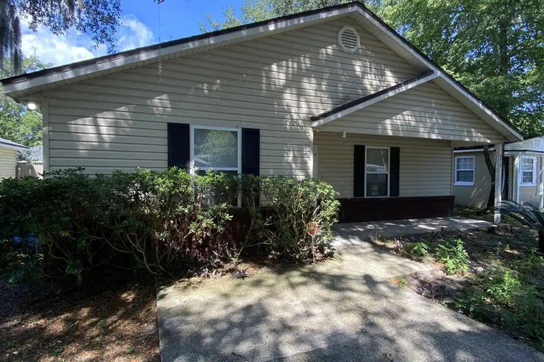 9032 8th Ave – pohled 4