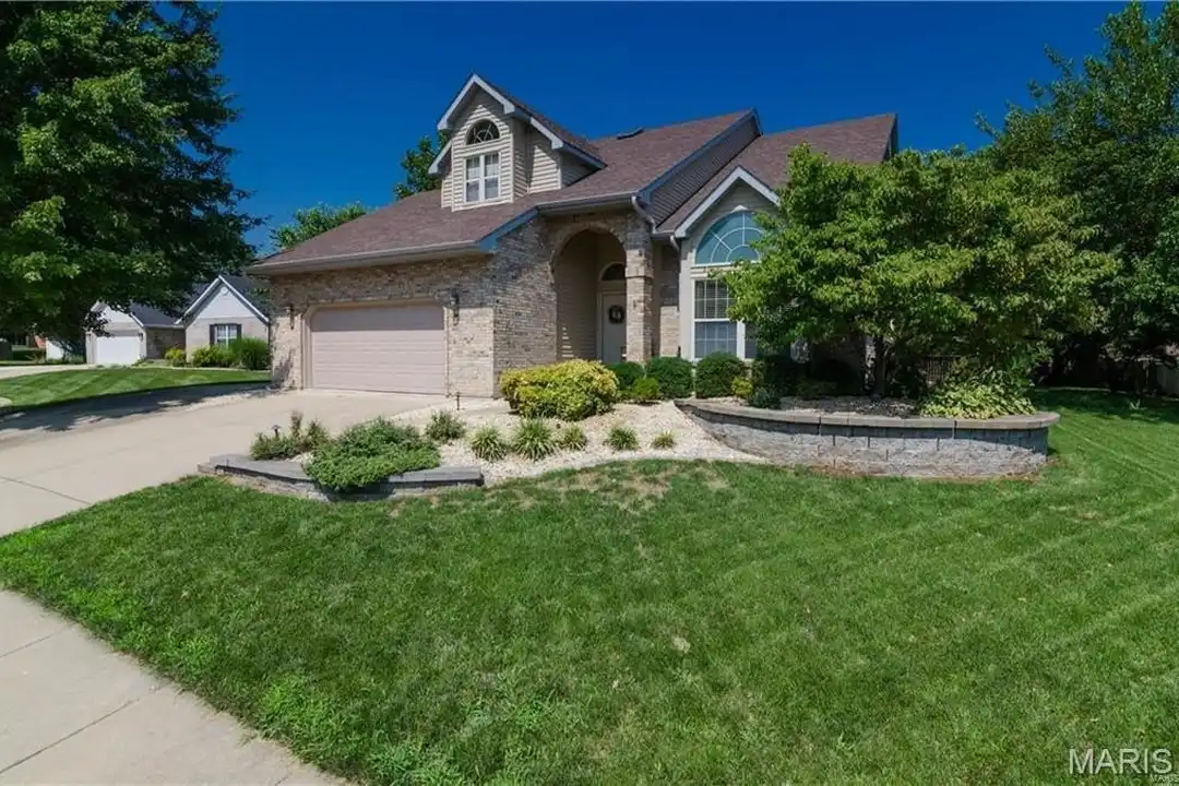 1109 Peachtree Ct – photo 1