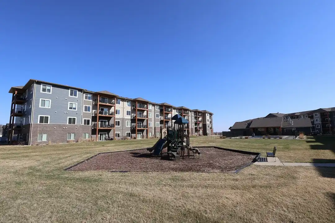 Welcome to Huntington Village - View 4