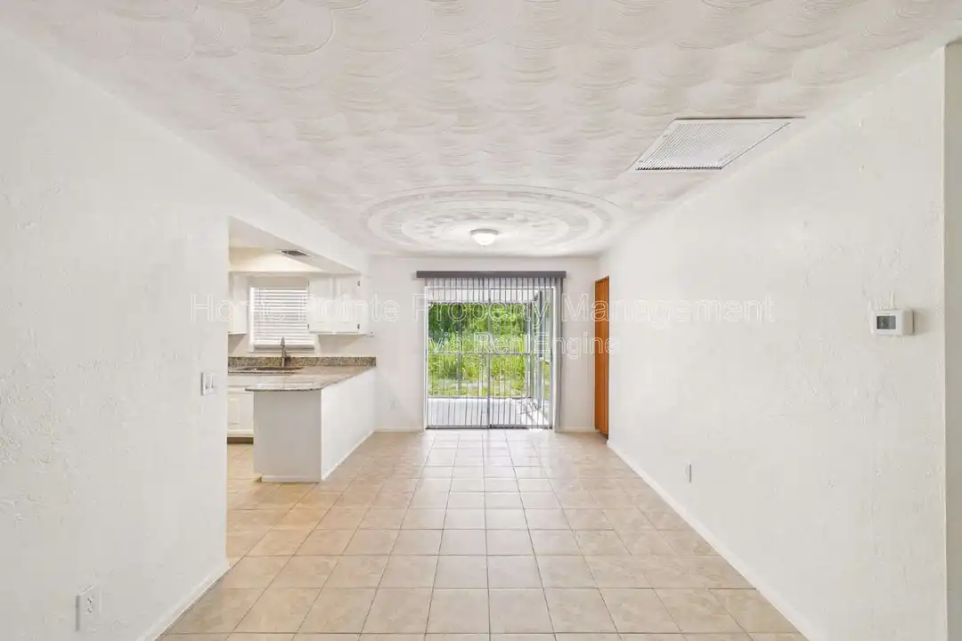 18543 Iris Rd - View 5