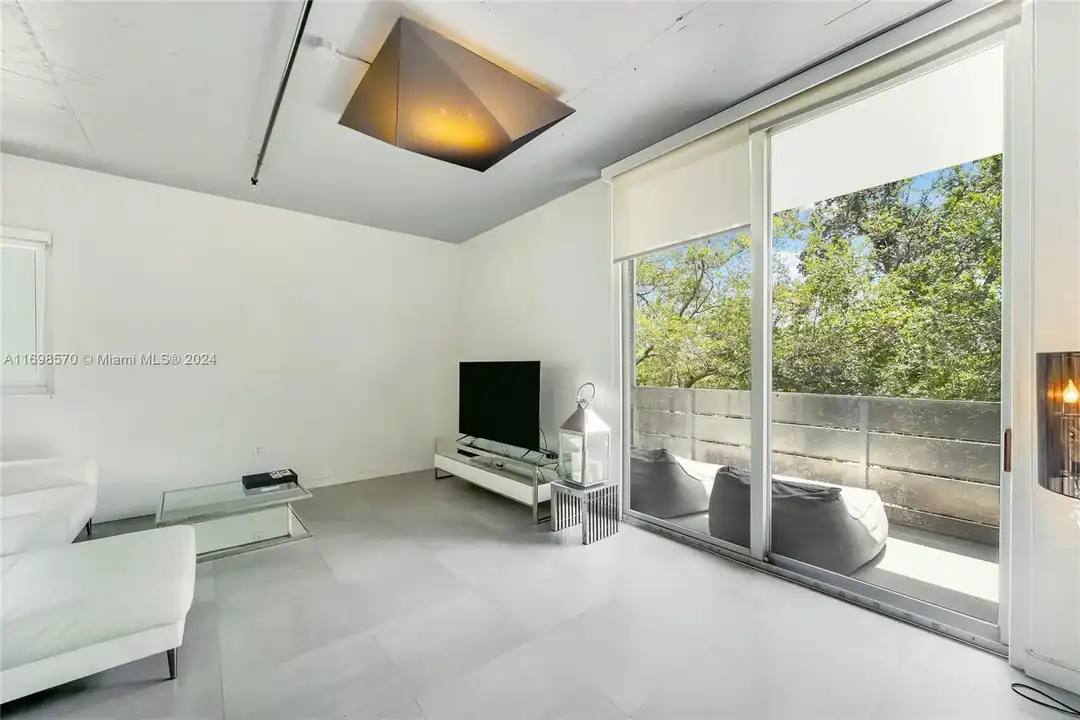 1700 Meridian Ave unit 310 - View 6