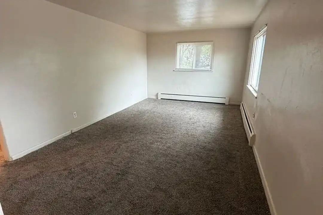 1740 W Mosier Pl – pohled 2