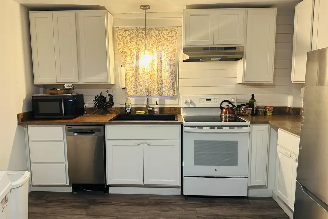59 Charles St unit 1 floor - View 3