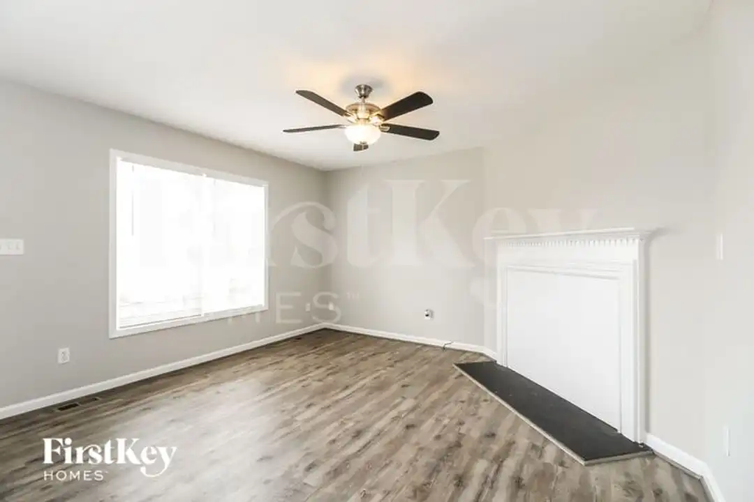 2200 Emerald Creek Ct - View 4