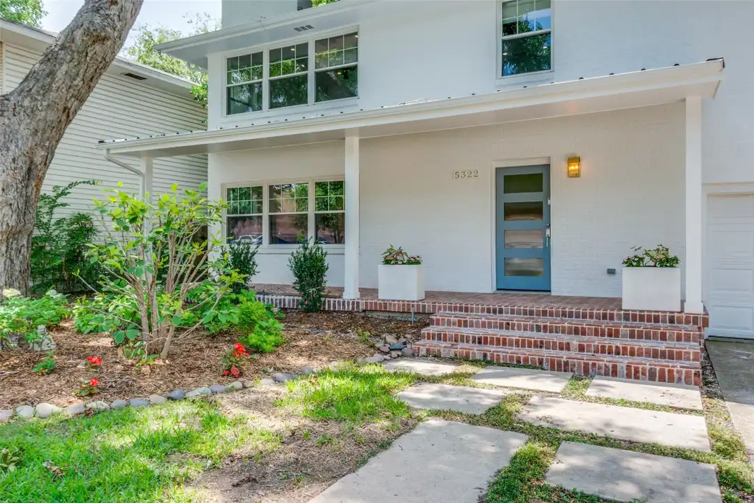 House in Dallas - View 2