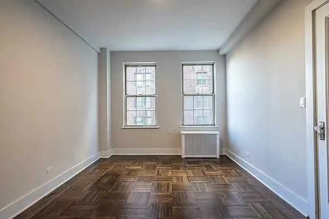 698 West End Ave unit 6C – pohled 4
