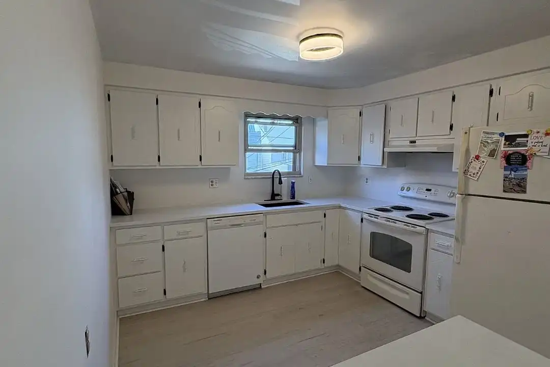 1966 W Beckert Ave unit 2 – photo 1
