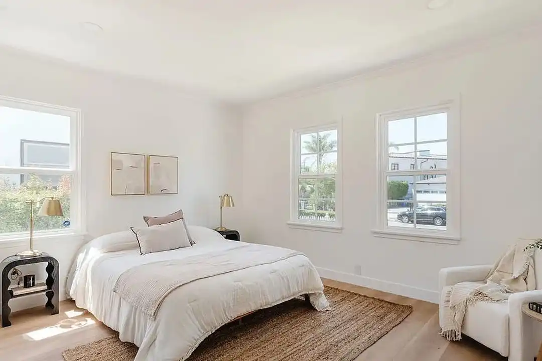 300 S Kenter Ave unit A - View 4