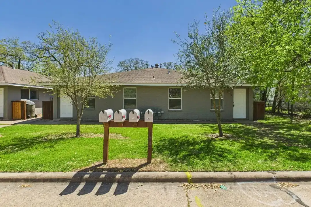 105 Davis St unit 6 – photo 1