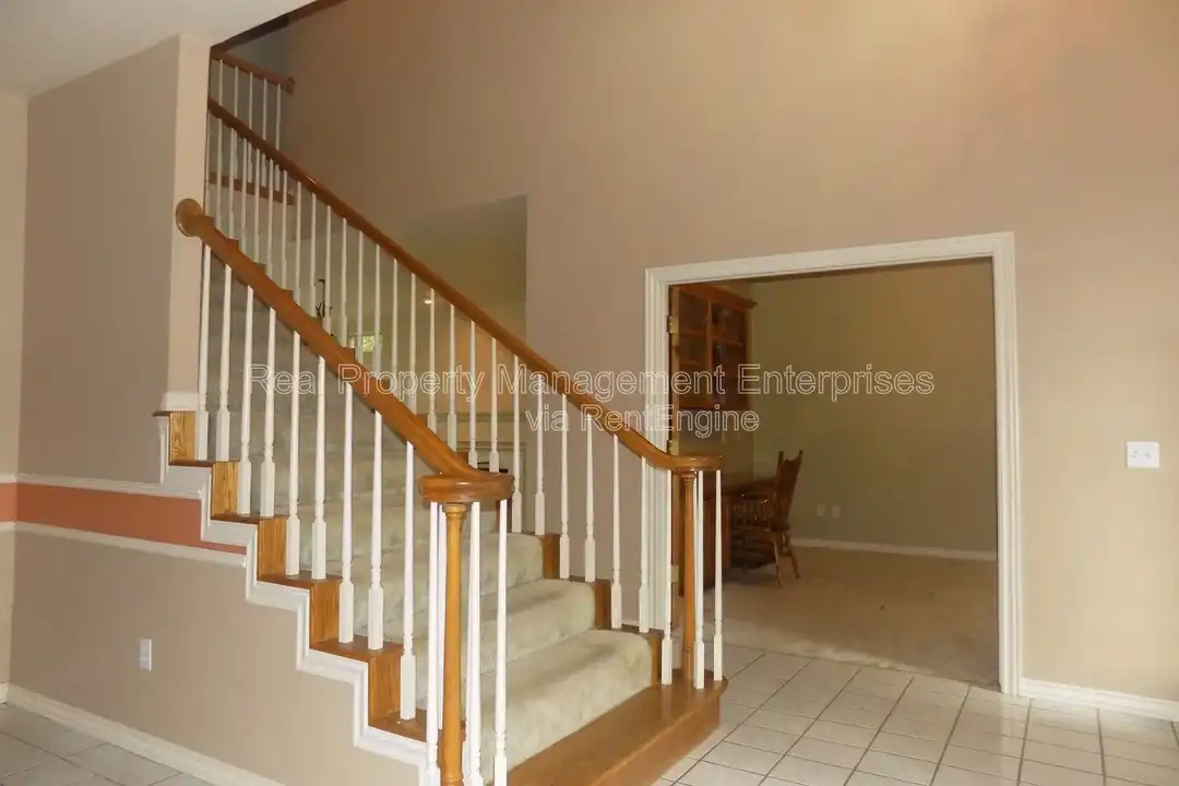 10018 Birkenhead Ct - View 2