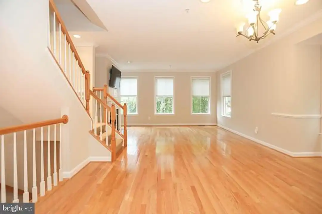 722 Capitol Square Pl SW - View 6