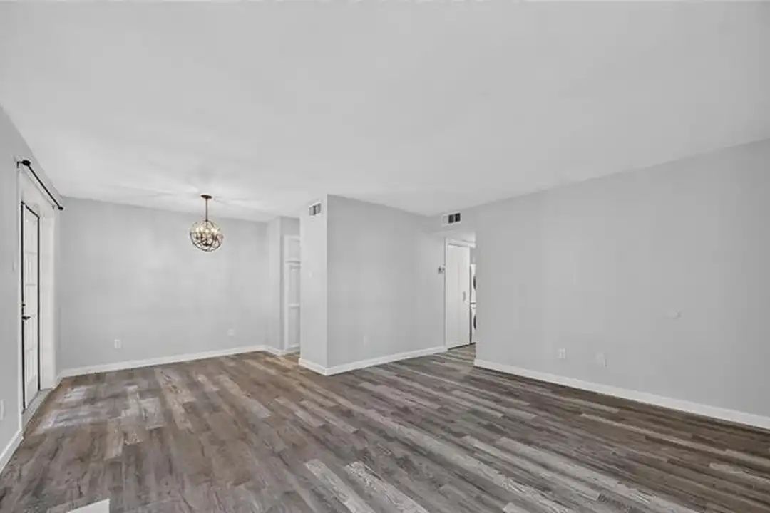 Apartment in Dallas - View 4