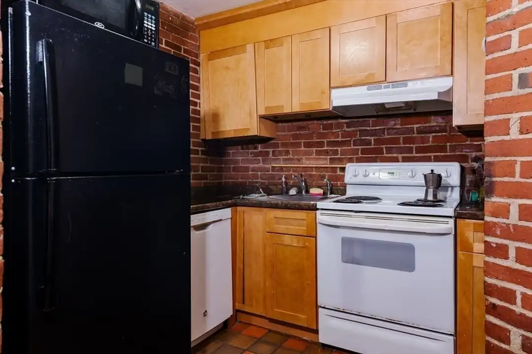 111 Gainsborough St unit 108 - View 4