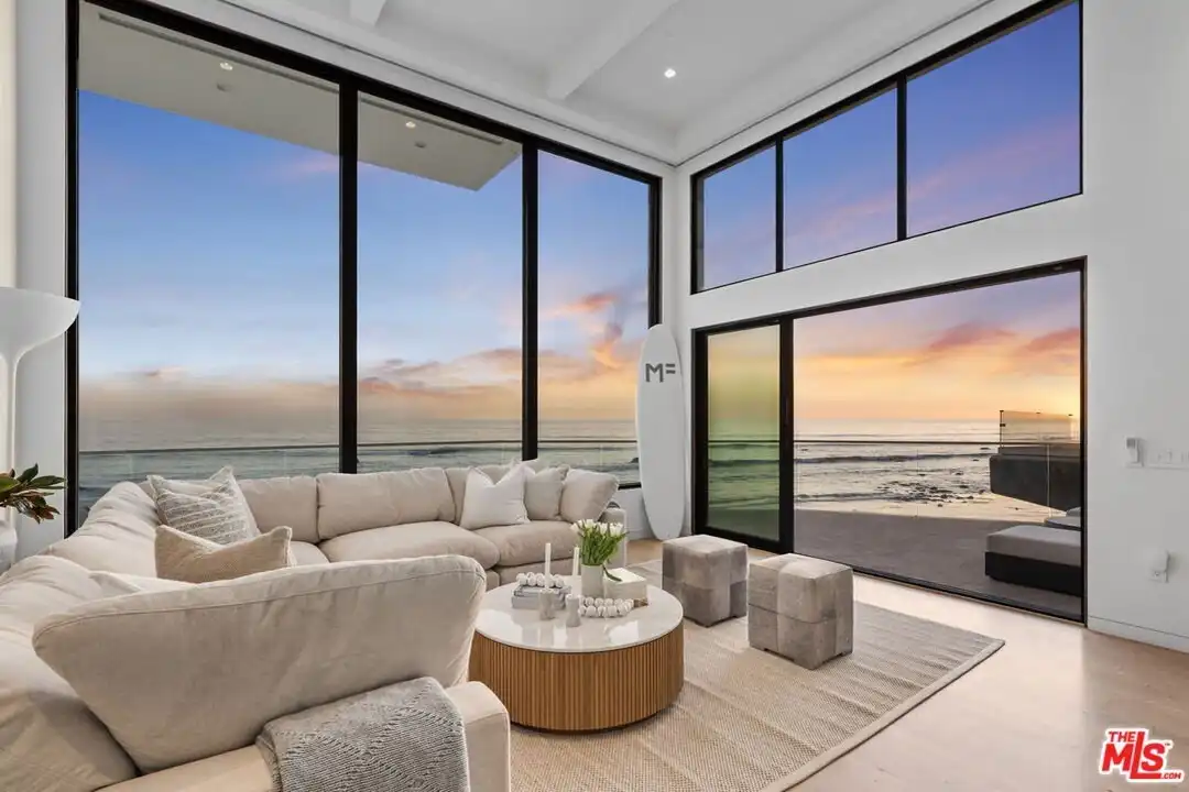 24146 Malibu Rd - View 2