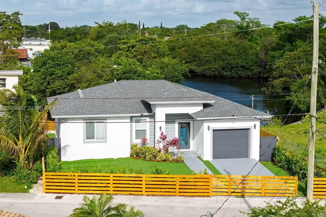 655 NW 24th Ave #0 - View 4