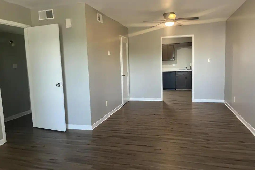 Apartment in Decatur - View 2