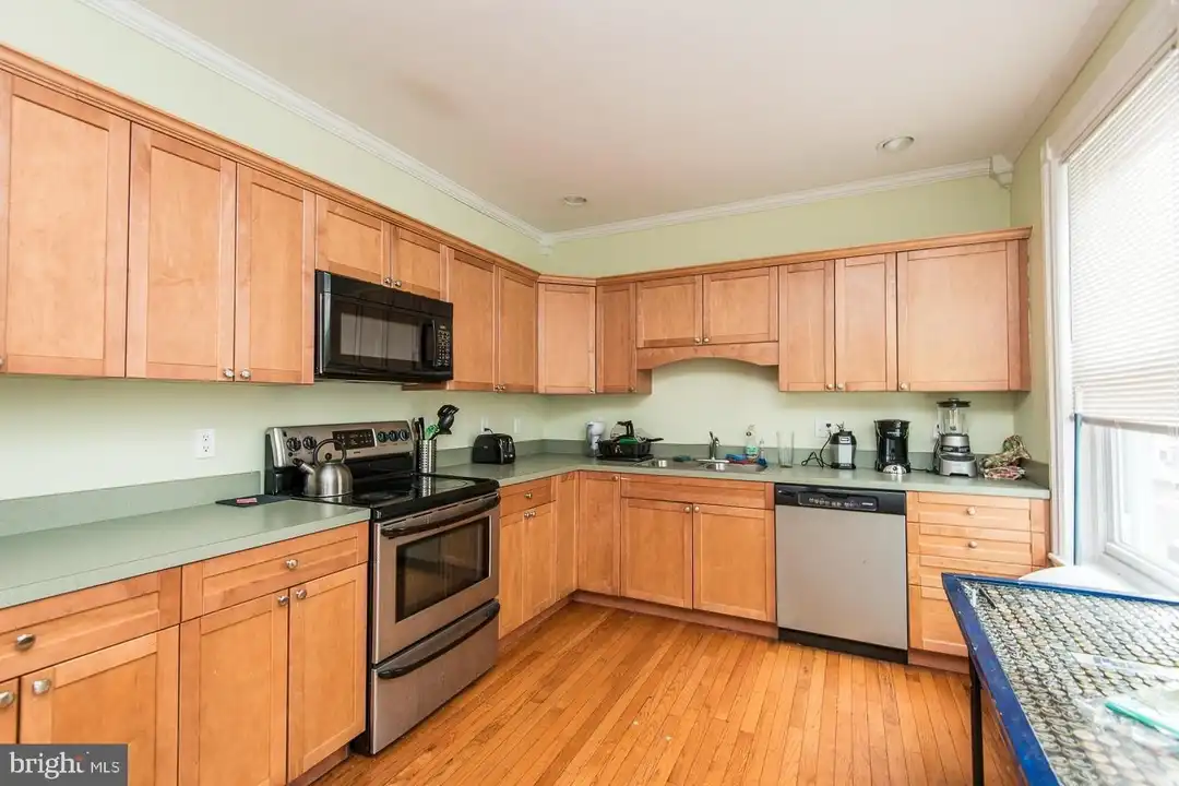 133 Dupont St - View 3