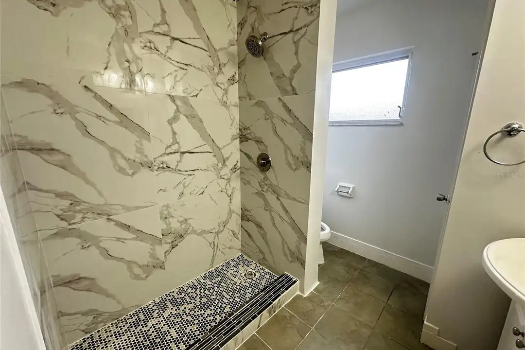 708 Bahia Cir - View 4