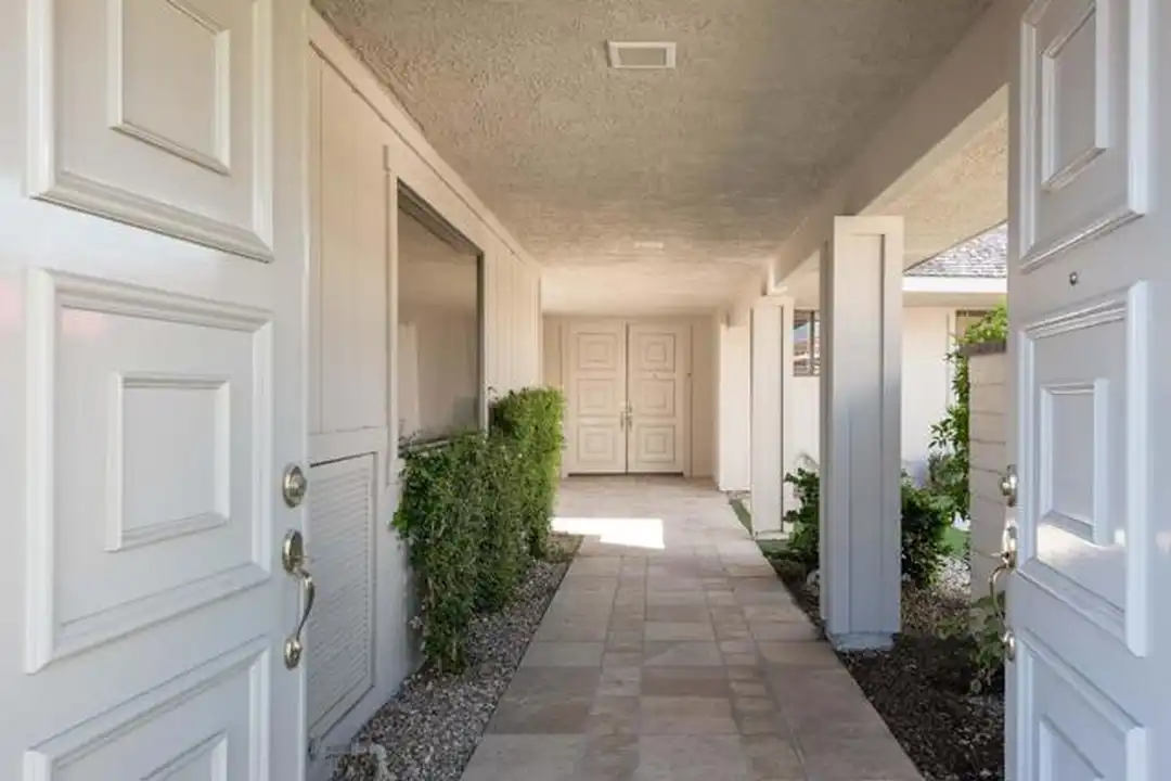 5 Briarcliff Ct - More