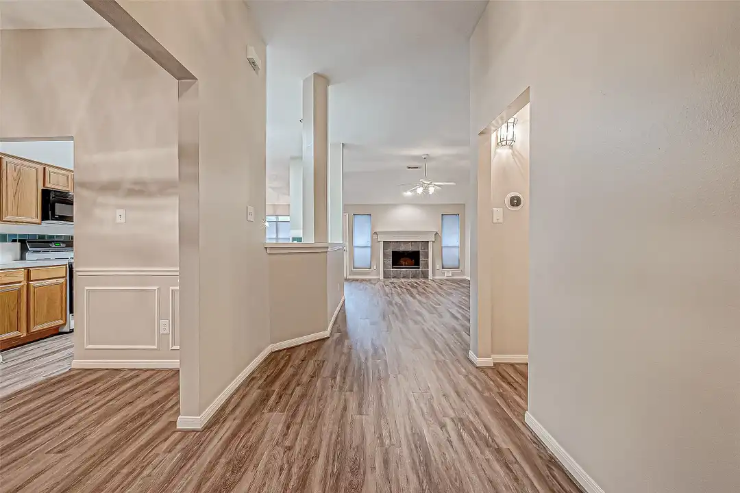 1524 Robin Ave - View 2