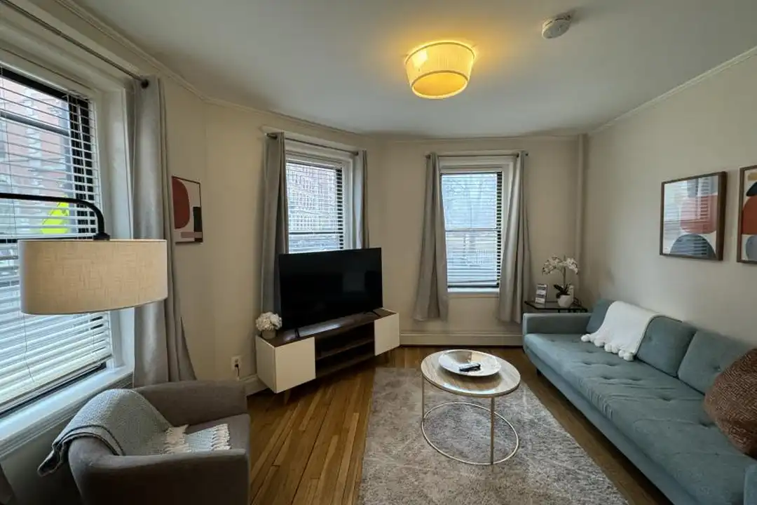 Apartment in Boston - View 5